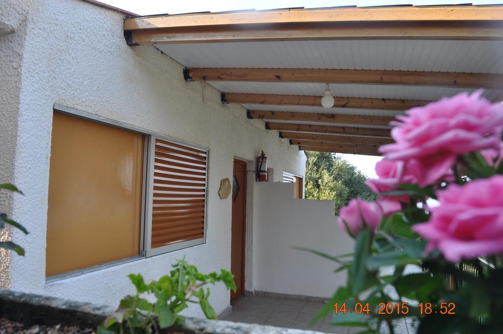 Rogakia Village Est. 1983 Zola Room photo